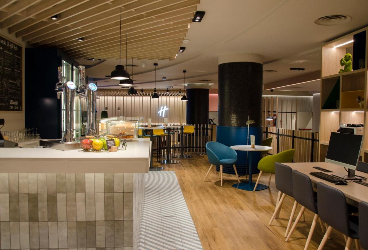 Suites Plaza Hotel & Wellness 安道尔城 外观 照片 The lounge at Incheon Airport